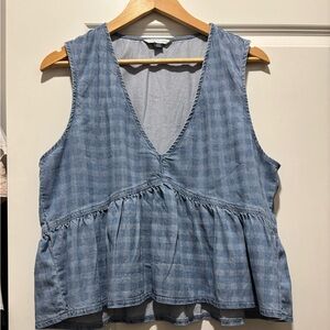 American Eagle v neck top